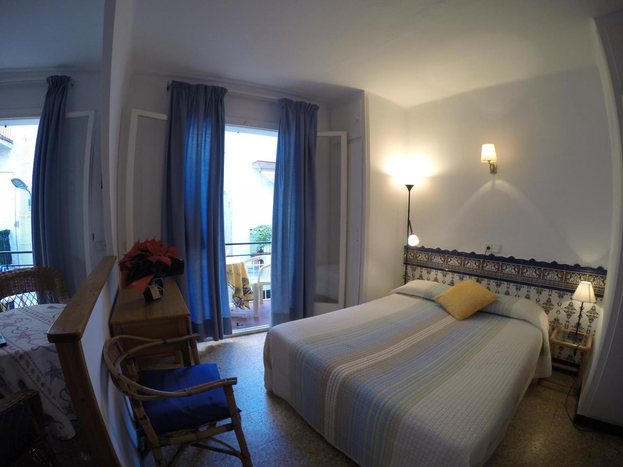 Apartamentos Montserrat Sitges Kamer foto