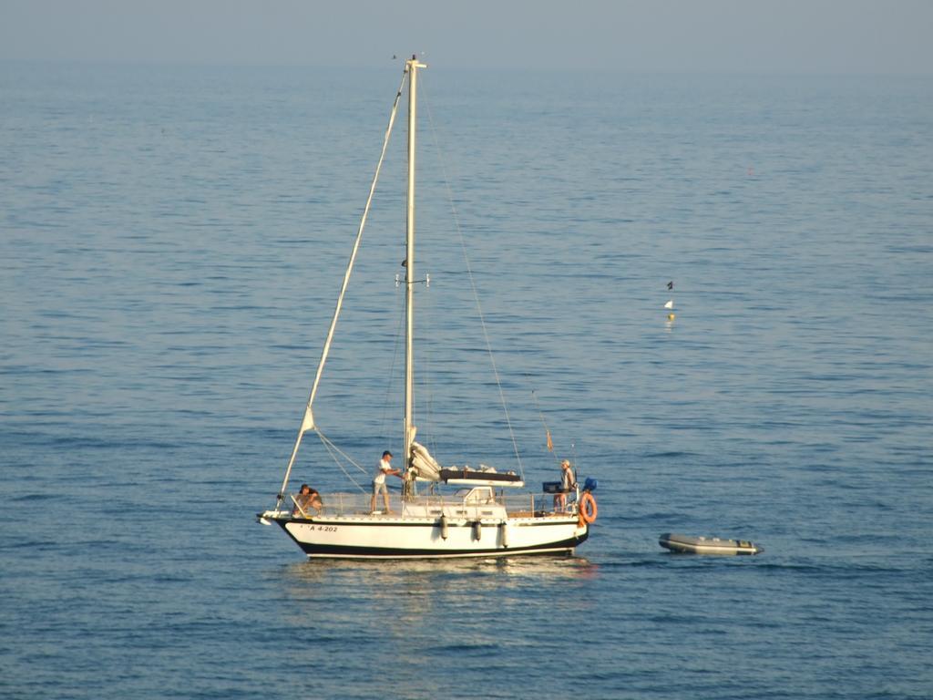 Apartamentos Montserrat Sitges Buitenkant foto